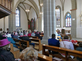 Heilige Messe mit karnevalistischem Ambiente (Foto: Karl-Franz Thiede)